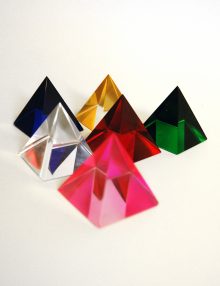 Marturie nunta piramida din sticla colorata