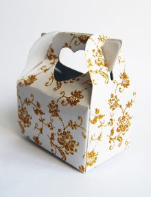 Marturie nunta cutiuta cu decor auriu