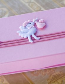 Cutie roz  pentru cruciulite cu barza