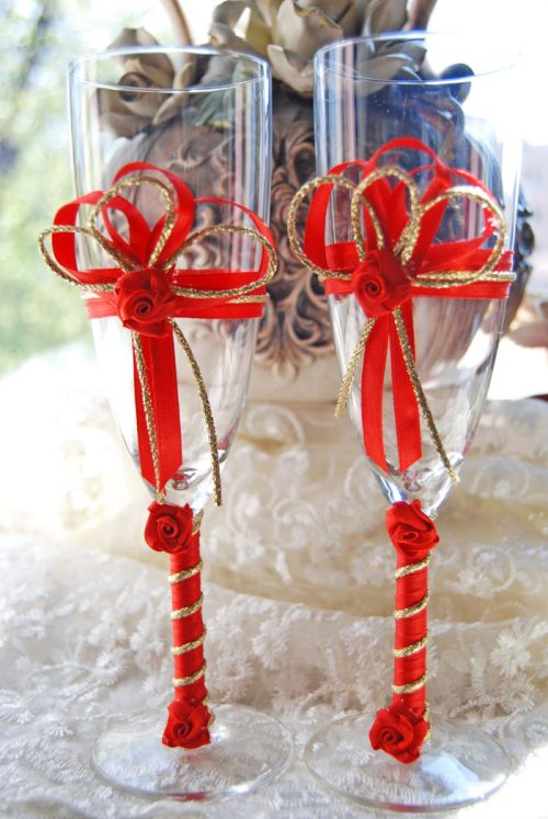 Set pahare miri cu decor rosu si auriu